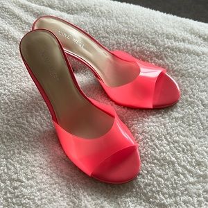 Ladies Nine West bright pink heels